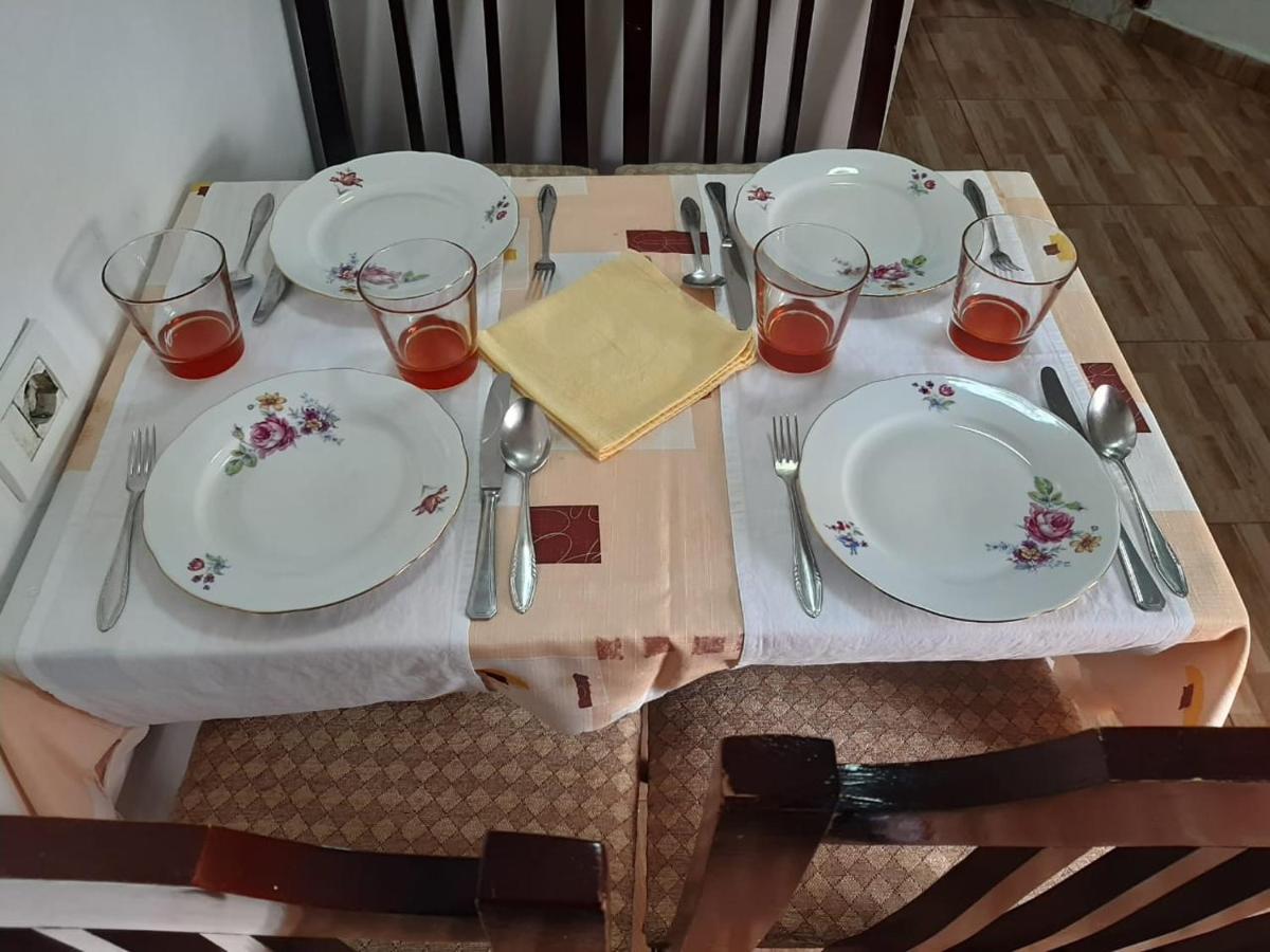 Vrenjo Guesthouse Гирокастра Экстерьер фото